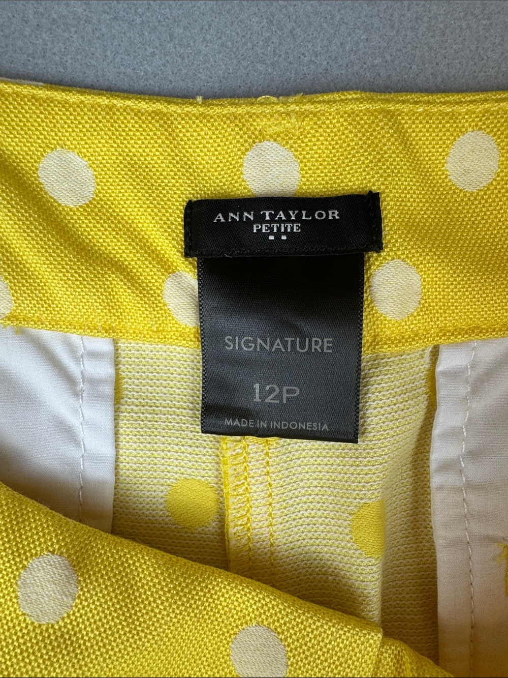 Ann Taylor Yellow Polka Dot High-Waist Shorts Size Cotton Blend 12P - Picture 3 of 7